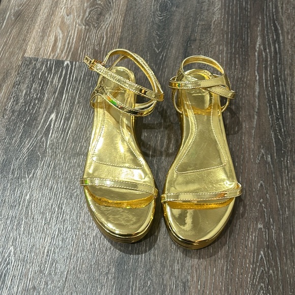 Jlo x Revolve Irving Sandal 6.5 - Picture 2 of 5